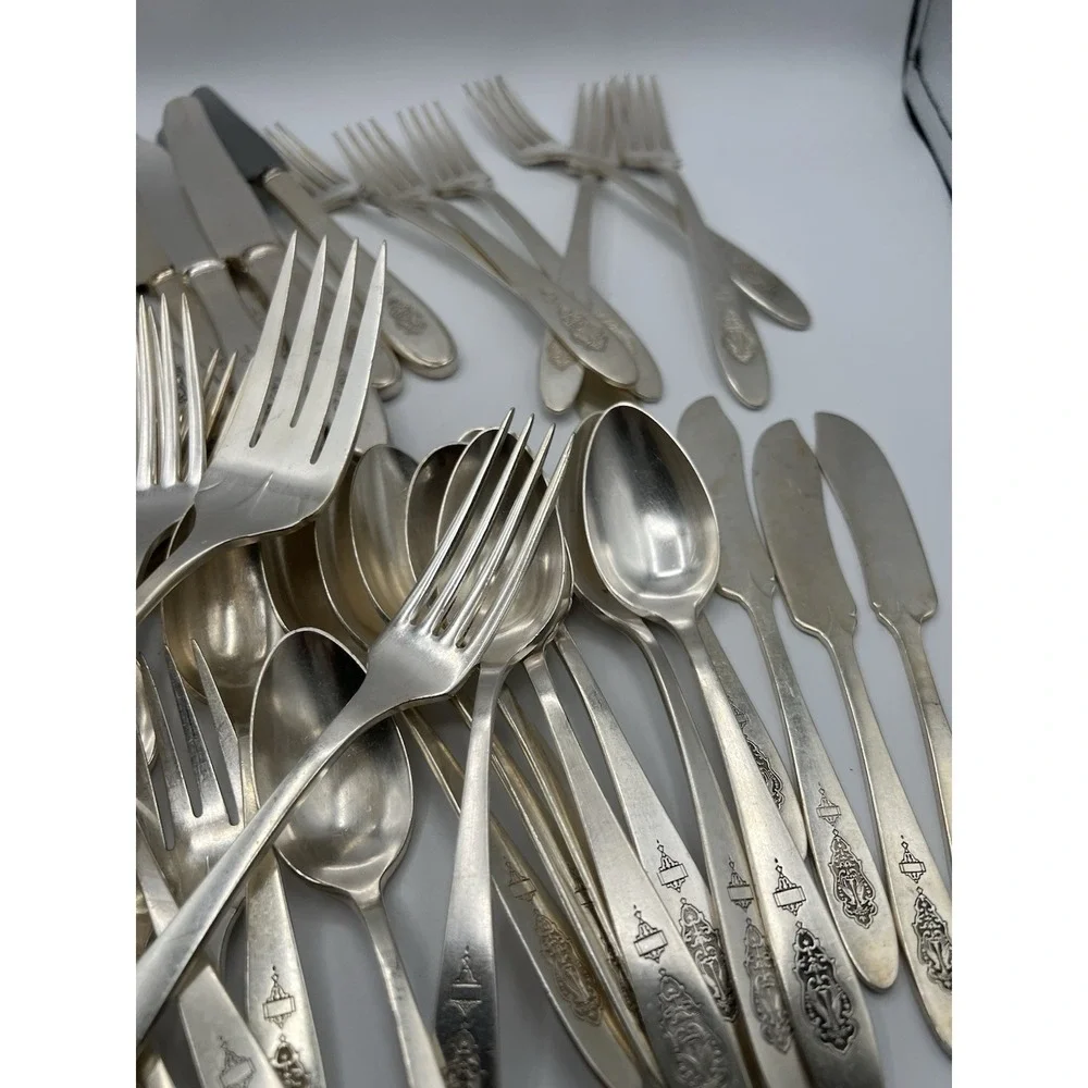 64 Pc ONEIDA BIRD of PARADISE COMMUNITY PLATE 1923 SILVERWARE Forks Knives Spoon
